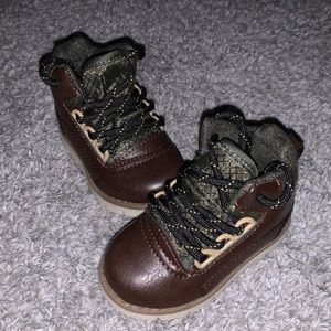 Oshkosh Toddler Boots Size 4